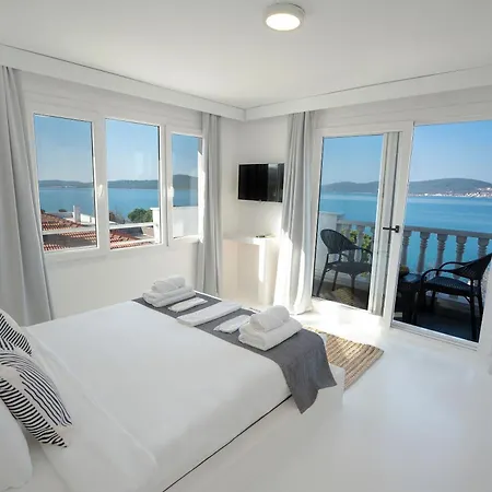 Camlik 87 Hotel Ayvalı